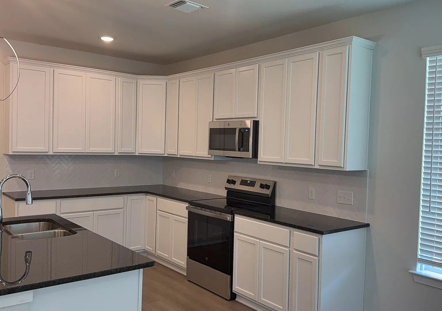 4 bed, 1654 sqft, $2,150 — Photo 3