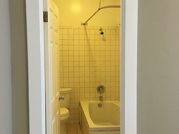 4th image of 505 E Broadway APT 8
