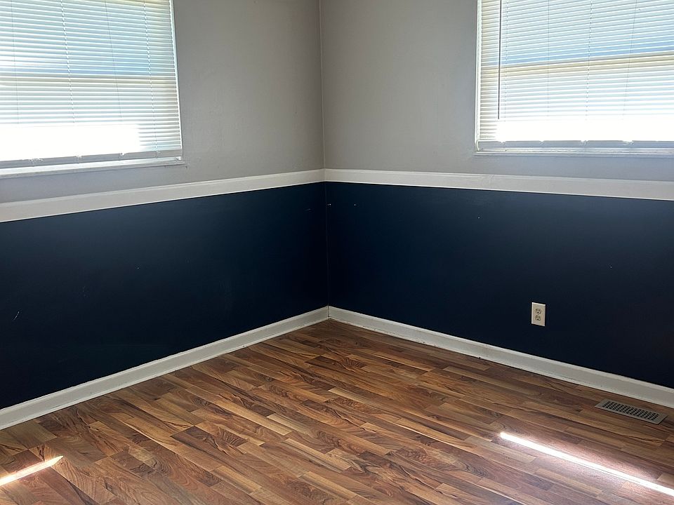 2nd image of 511 N Elliott Ave