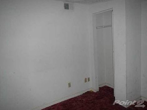 5th image of 2217 W Jackson St