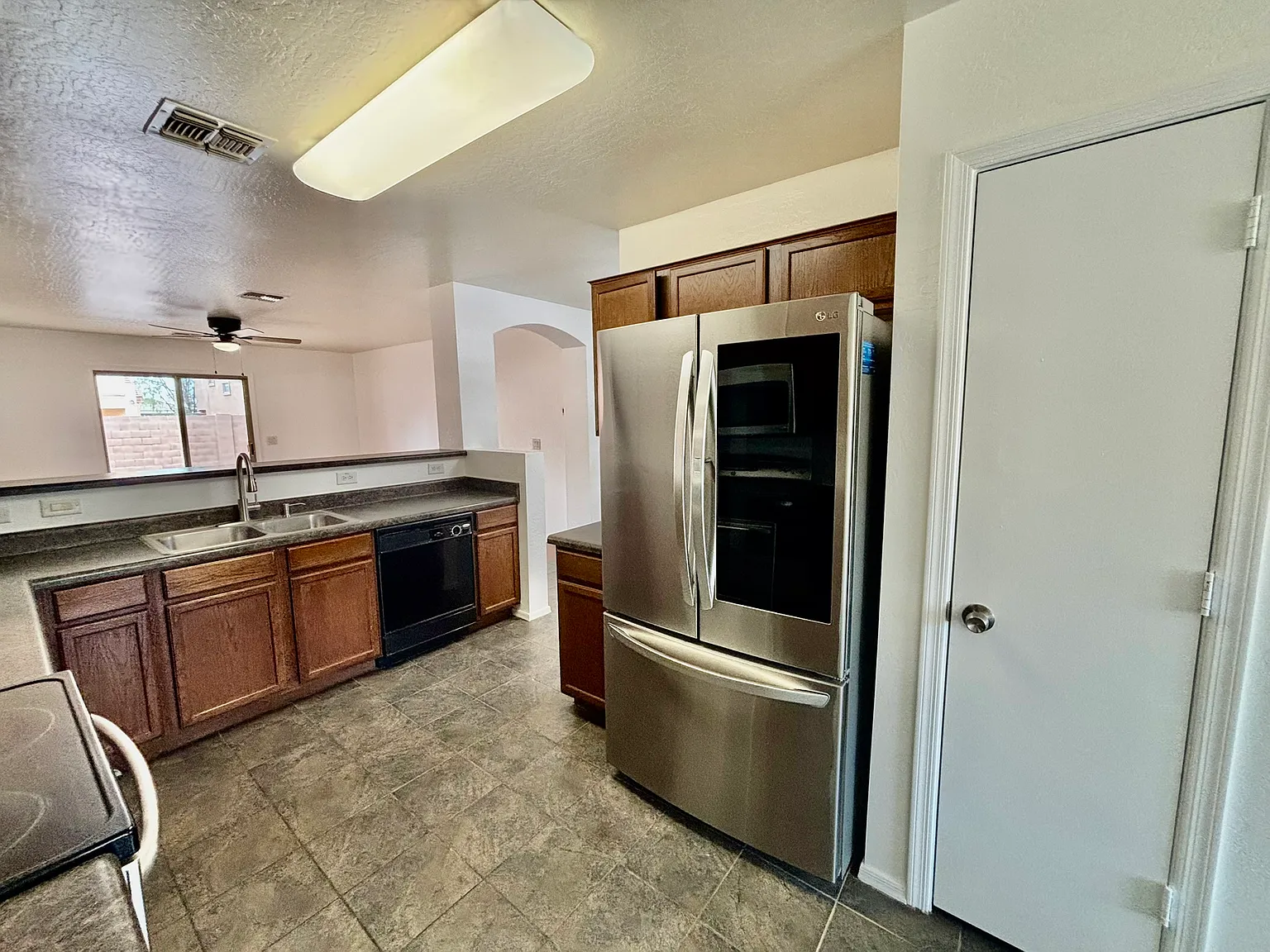 3 bed, 1311 sqft, $1,500 — Photo 4