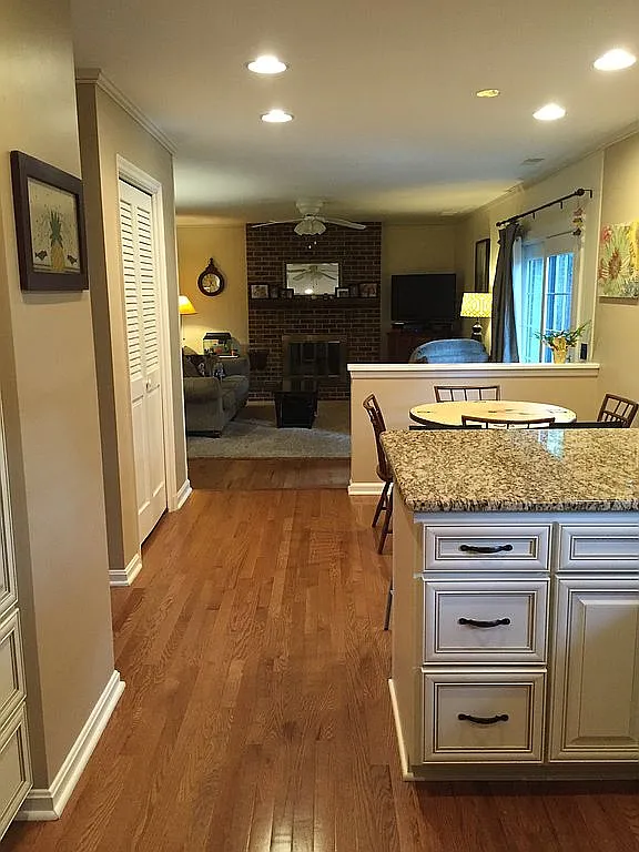 2836 Countryside Dr photo 1