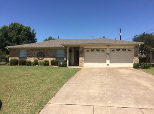 1710 Live Oak Dr, Cleburne, TX 76033