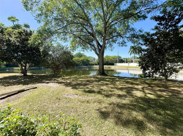 2502 Antigua Terrace #L-1, Coconut Creek, FL 33066