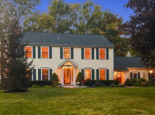 24336 N Kelsey Rd, Barrington, IL 60010