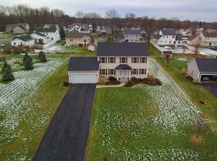 1543 Barrow Hl, Webster, NY 14580