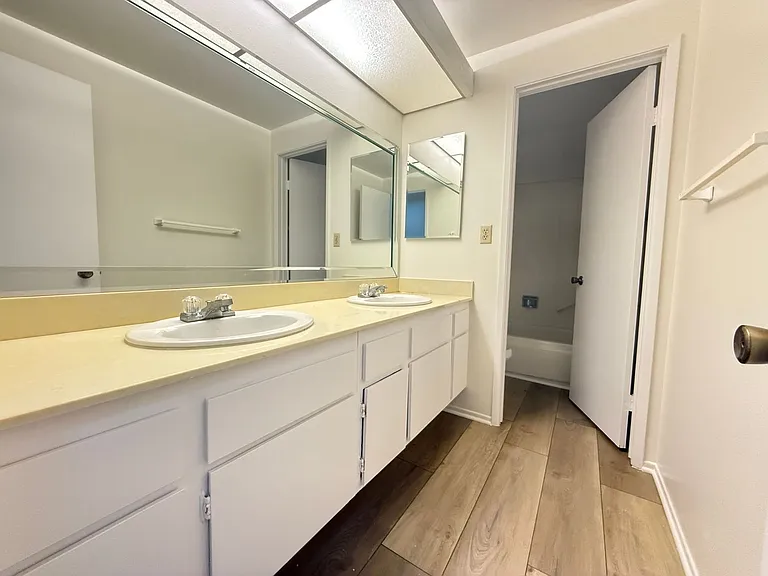 22210 James Alan Cir #8 — Photo 14