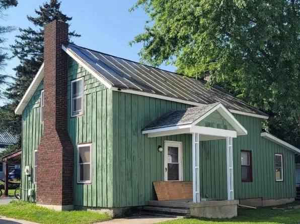 4 Liberty St, Rouses Pt, NY 12979