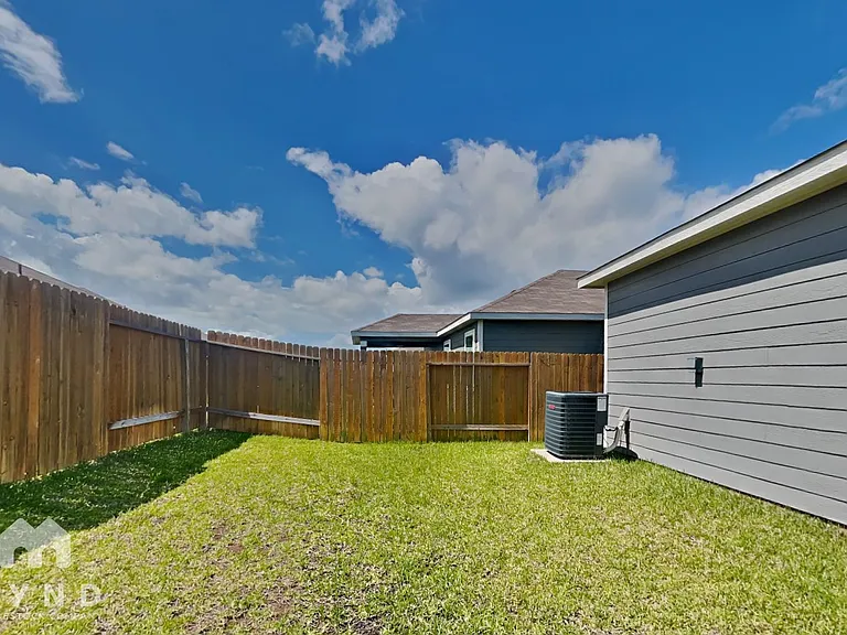15526 Caramel Springs Dr — Photo 18