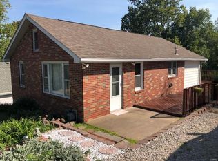 221 Anna Ave, Godfrey, IL 62035