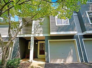 250 Hedgerow Rd, Bridgewater, NJ 08807