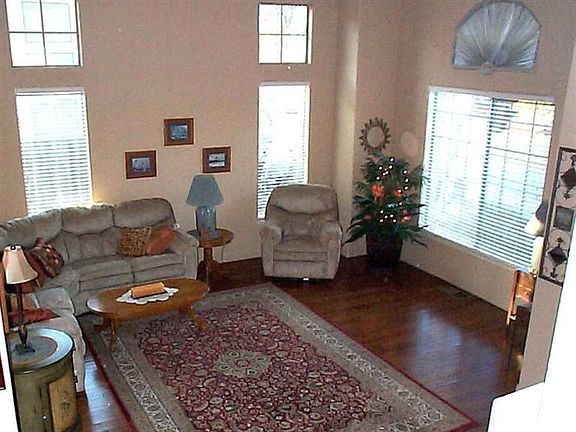 3rd image of 212 Dulverton Cir