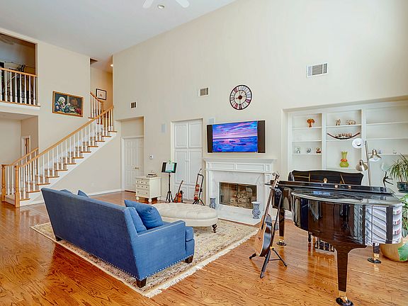 5th image of 408 Braxfield Ct