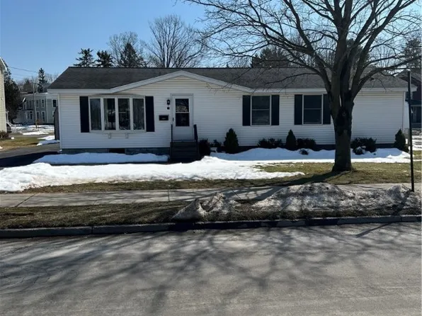 75 Lebanon St, Hamilton, NY 13346