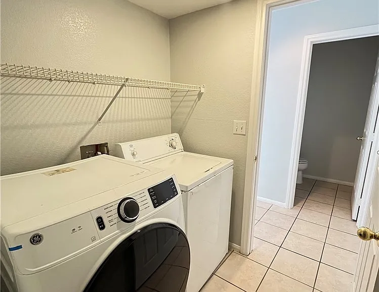 913 Toro Canyon Ln — Photo 11