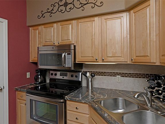 5th image of 920 E Plum Creek Pkwy APT 306