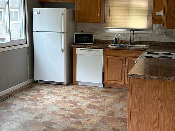 5th image of 3441 Pilgrim Ln N