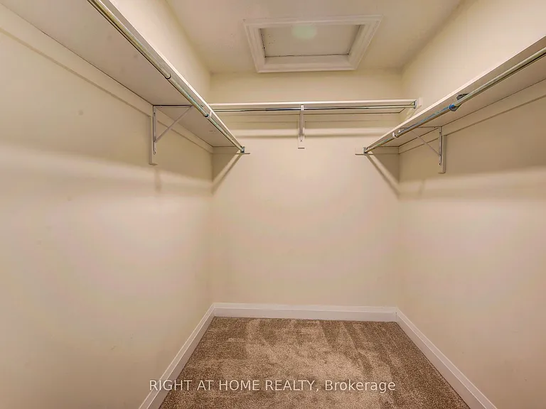 138 Woodberry Cres — Photo 37