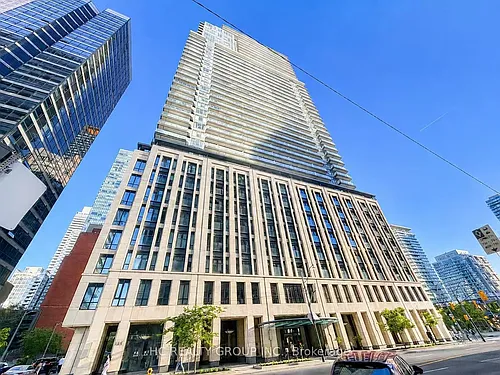 955 Bay St #1001 Photo 1