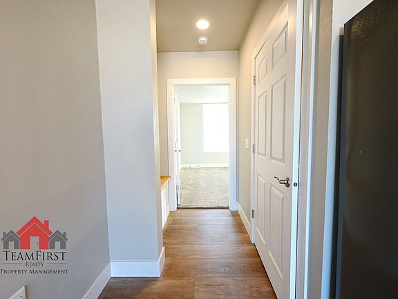 5th image of 205 N Maple St #11280633