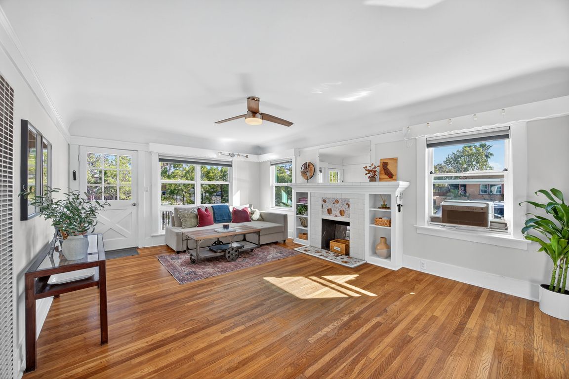 next background image