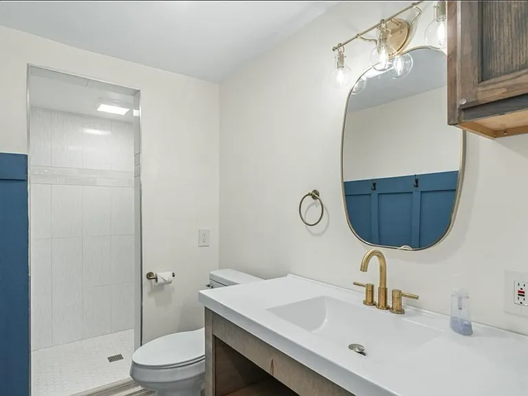 12 N Desoto Ave — Photo 18