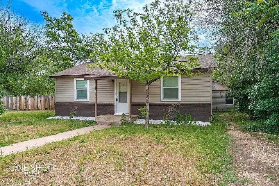 3 bed, 1566 sqft, $2,000 — Photo 3