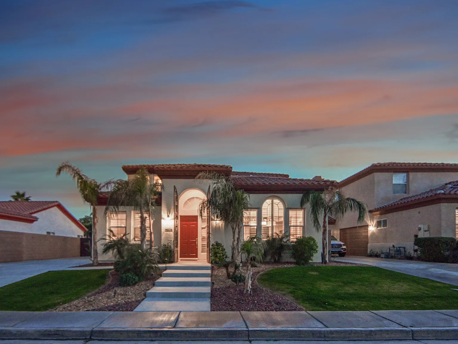 5 bed, 3.5 bath, 3423 sqft, $7,658 — Photo 2