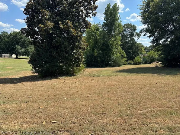 221 E 3rd St, Mulberry, AR 72947