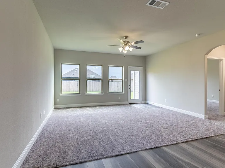 7814 Willow Ct — Photo 5