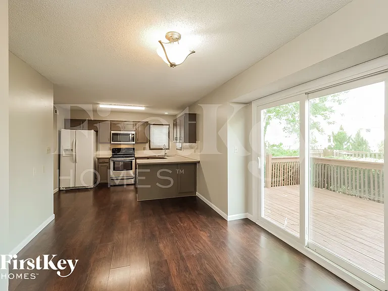 16110 Spring Valley Rd — Photo 5