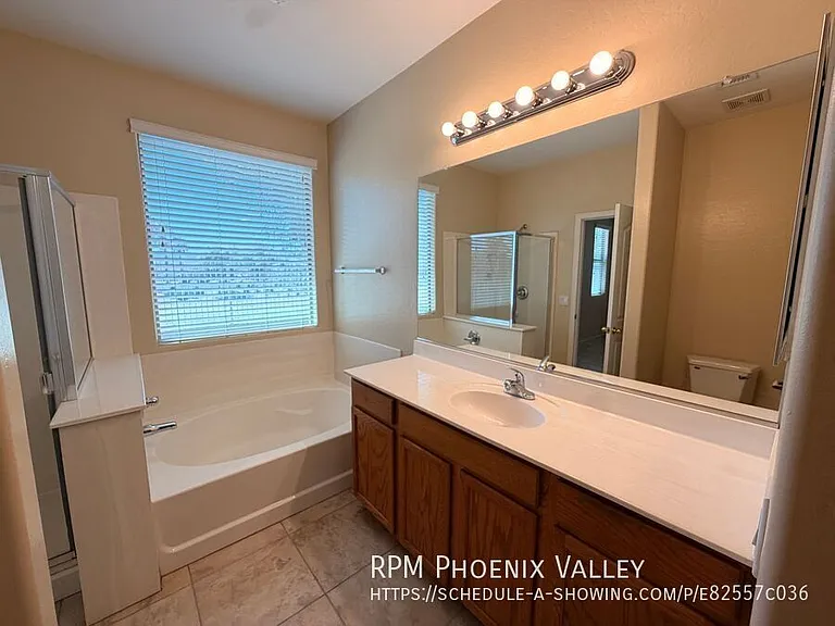 15227 W Jackson St — Photo 22