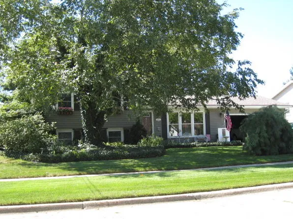6750 Buckhorn St, Portage, MI 49024