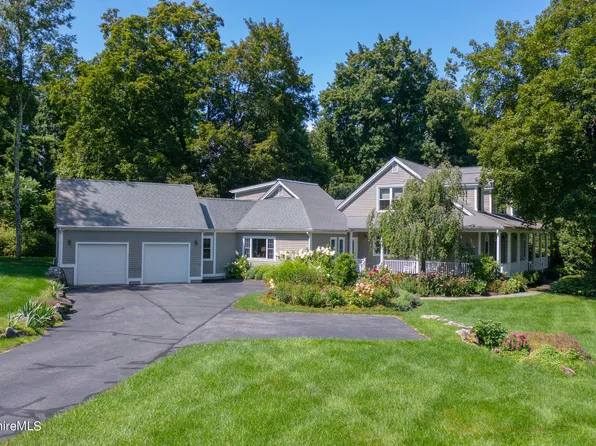 3 Cornwall Dr, Great Barrington, MA 01230