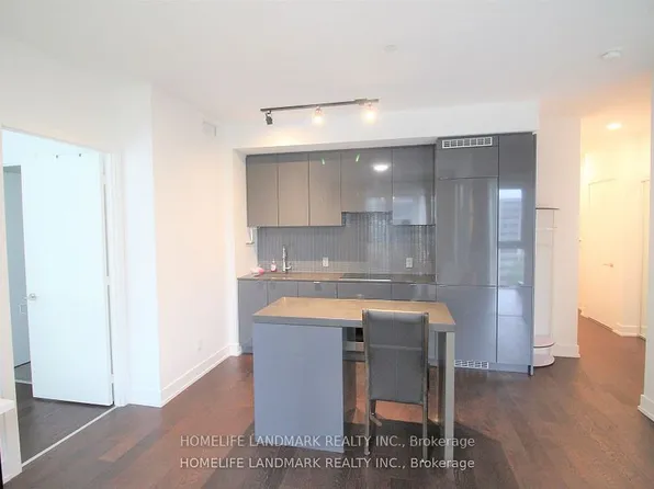 7 Grenville St, Toronto, ON