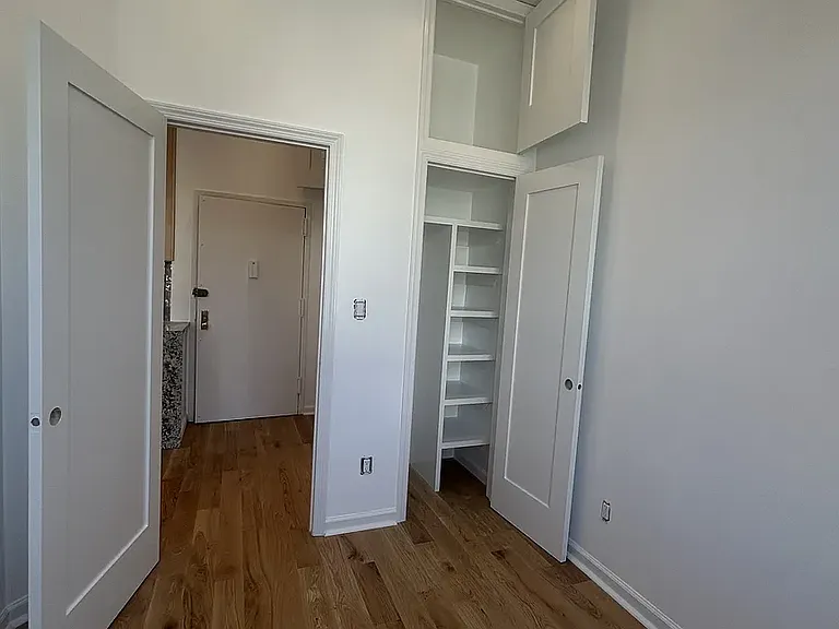 215 N 7th St #5 — Photo 8
