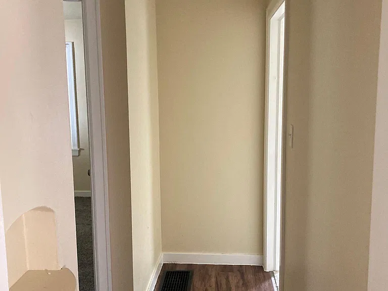 1318 W 13th St — Photo 14
