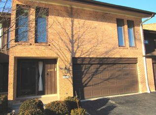 1828 Wildberry Dr #5, Glenview, IL 60025