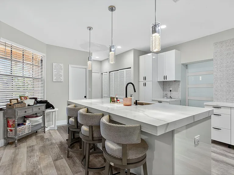 11910 Glenmore Dr #3 — Photo 6