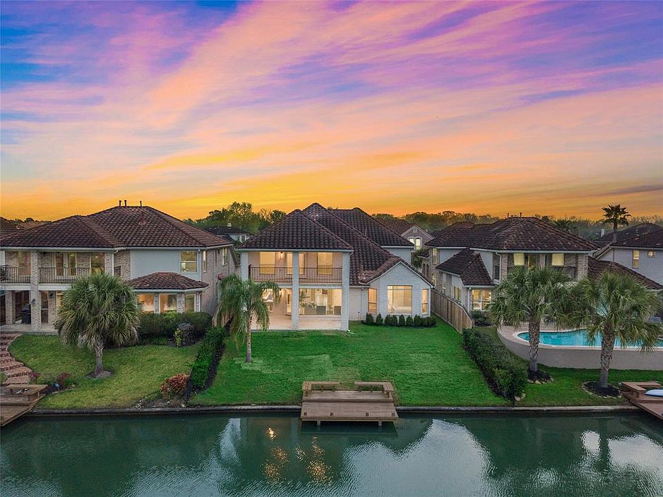 1st image of 18959 Villa Bergamo Ln