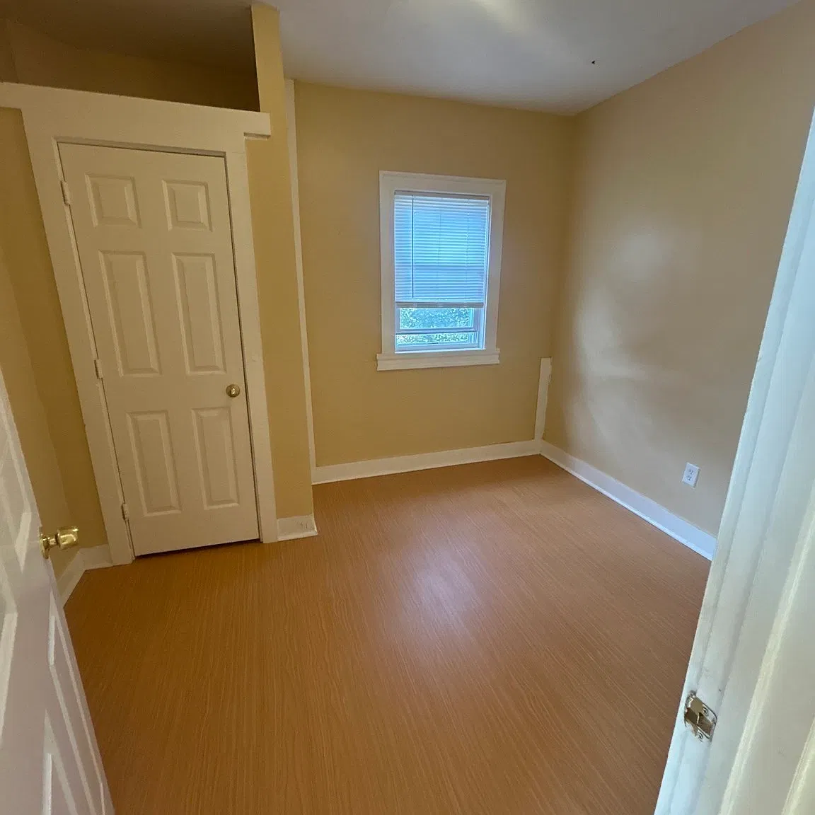 4 bed, 9999 sqft, $3,375 — Photo 3