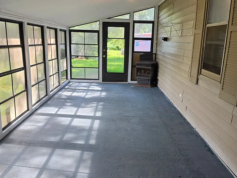 6305 US Highway 60 W — Photo 11