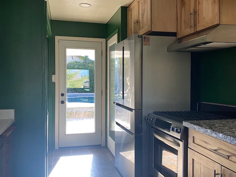 2055 Gold St — Photo 15
