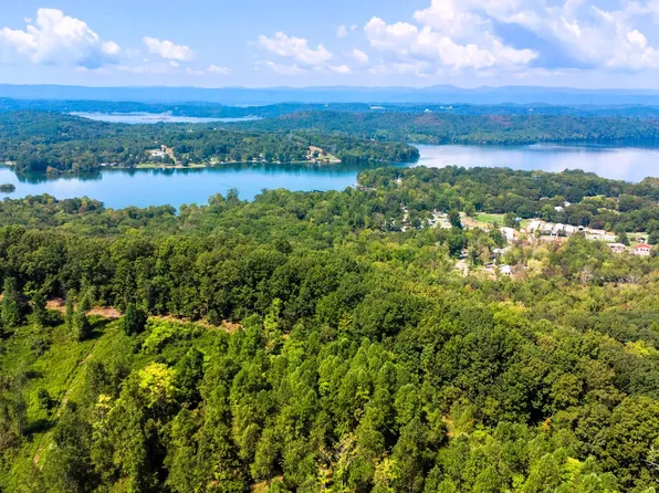 Lakeview Dr #304, South Pittsburg, TN 37380