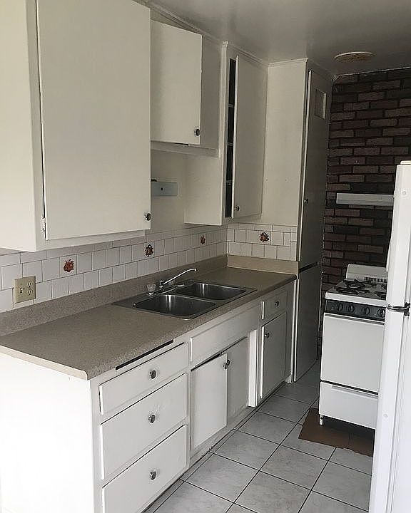 1st image of 5690 Sawtelle Blvd APT D