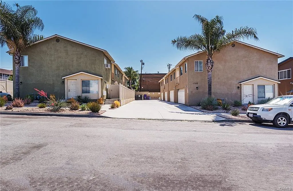 2 bed, 1.5 bath, 950 sqft, $2,800 — Photo 1