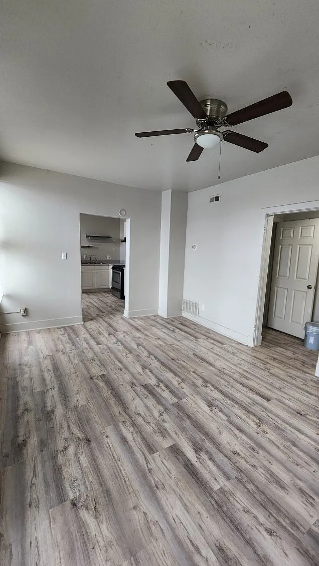 105 South Harriet Avenue - 4 — Photo 4
