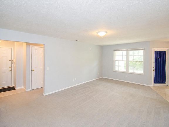 5th image of 16 Meadow Ln Suite 3