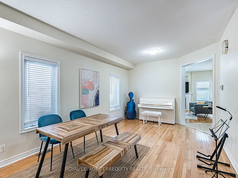 3926 Candlelight Dr — Photo 14