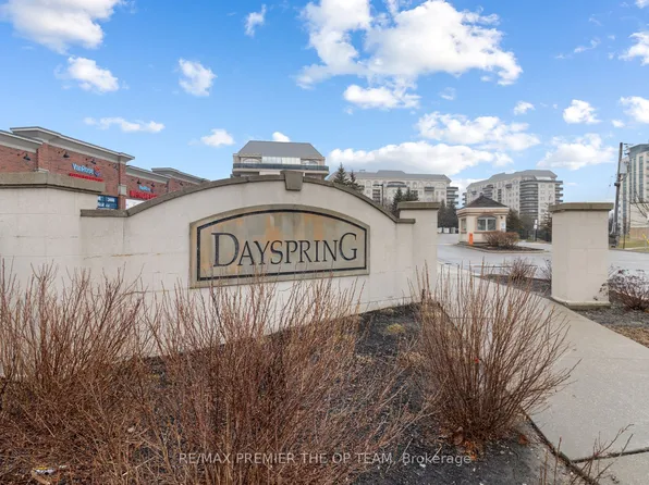 7 Dayspring Cir #403, Brampton, ON L6P 1B8